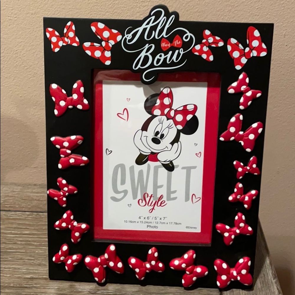 Disney Minnie Mouse All about the Bow frame